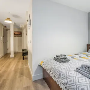 Apartment Relaxing & Cozy Studio - Oasis In The Heart Of - Sleeps Up To 3 Guests, Edinburgh